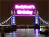 Verjaardagskaarten - De naam van de jarige op de Tower Bridge in Londen in neon